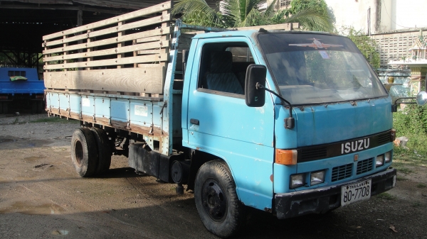 ISUZU NKR เครื่อง4BE1 รถห้างแท้ เกียร์สั้น ขายราคาถูก