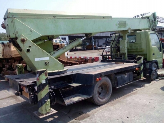 รถอีซูซุ 6 ล้อ กระเช้า  130 แรงม้า.  ( รถประกอบ )  , ( รถนำเข้า ) สนใจติดต่อ 081 - 6079515