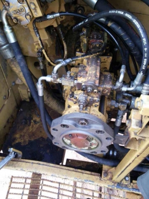 **2,400,000 บ.ต่อรอง**ขายแบ็คโฮ ตัวใหญ่ๆ สวยๆเก่านอก CAT350 เครื่องเดิมปั้มเดิม ไฟฟ้าเต็ม ช่วงล่าง80-90\% เครื่องดีแน่น ปั้มดีไม่เยิ้ม เอวแน่น บูมอาร์มสวย ทำงานเร็วไม่โหลด บอดี้สวย สีสันดี พร้อมใช้งาน รถประมูลมาจาก jss 3เดือน เอกสารประมูล +อินวอย ขายทุนคืน