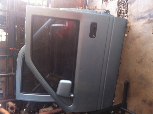 ขายประตูมังกร แคบ พร้อมกระจกมอกข้าง