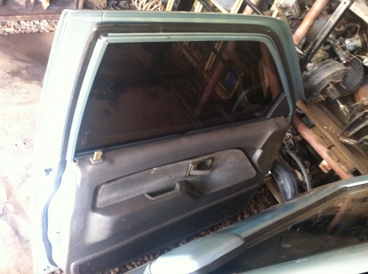 ขายประตูมังกร แคบ พร้อมกระจกมอกข้าง ขายประตูมังกร แคบ พร้อมกระจกมอกข้าง