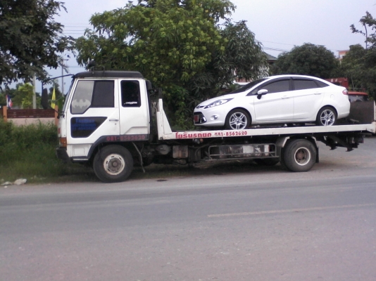 โยธินรถยก บริการรถสไลค์ และรถใหญ่  081856620และ081-4749456