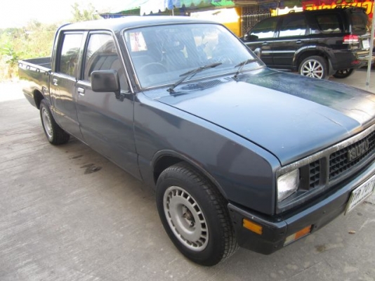 Isuzu KB2200 4 ประตู  รถพร้อมใช้ ประหยัดน้ำมันสุดๆ วิ่งทางไกลหายห่วง