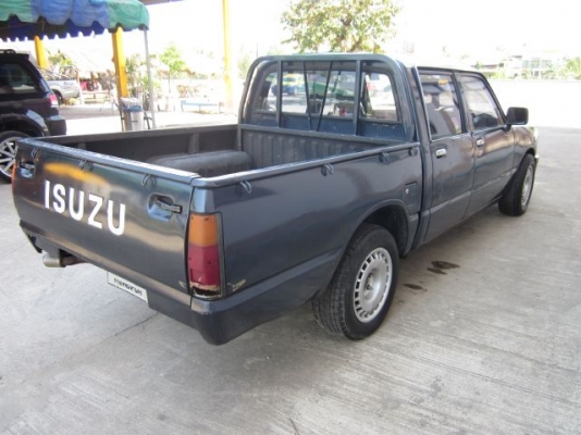 Isuzu KB2200 4 ประตู  รถพร้อมใช้ ประหยัดน้ำมันสุดๆ วิ่งทางไกลหายห่วง