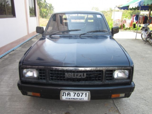Isuzu KB2200 4 ประตู  รถพร้อมใช้ ประหยัดน้ำมันสุดๆ วิ่งทางไกลหายห่วง