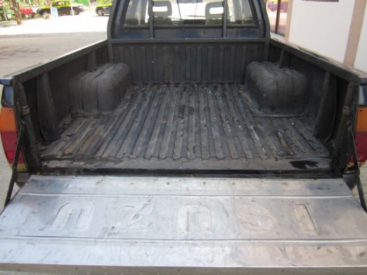 Isuzu KB2200 4 ประตู  รถพร้อมใช้ ประหยัดน้ำมันสุดๆ วิ่งทางไกลหายห่วง