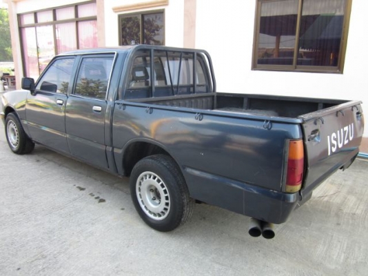 Isuzu KB2200 4 ประตู  รถพร้อมใช้ ประหยัดน้ำมันสุดๆ วิ่งทางไกลหายห่วง