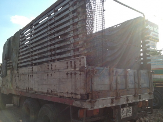 ขายถูกๆครับกระบะไม้ใส่กับสิบล้อ กระบะ ยาว6.10 เมตร กว้าง 2.45 เมตร สูง 2.20 เมตร สภาพดีพร้อมใช้ กระบะสวยสภาพดีครับโทร. 081-2659193 คุณสุวรรณ 081-8789119 คุณสุขเกษม 085-4795337 คุณเล็ก