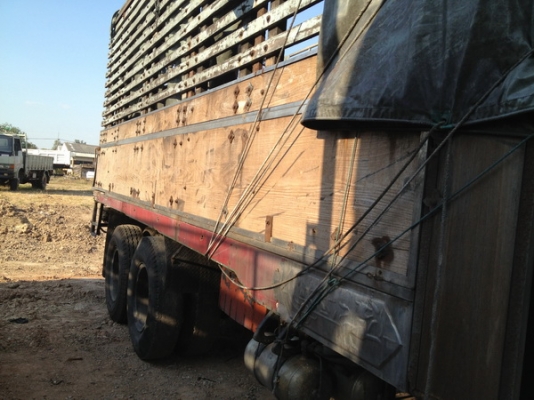 ขายถูกๆครับกระบะไม้ใส่กับสิบล้อ กระบะ ยาว6.10 เมตร กว้าง 2.45 เมตร สูง 2.20 เมตร สภาพดีพร้อมใช้ กระบะสวยสภาพดีครับโทร. 081-2659193 คุณสุวรรณ 081-8789119 คุณสุขเกษม 085-4795337 คุณเล็ก