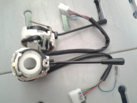 JOECLASSICขายสวิตซ์ยกเลี้ยว620ช้างเหยียบของใหม่งานเก่าเก็บราคา 900.สนใจโทรสอบฤามได้เลย.