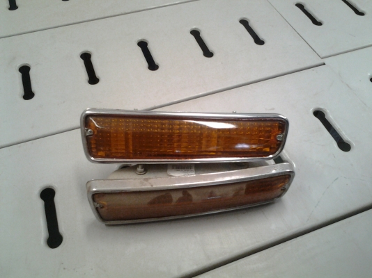 JOECLASSICขายไฟหรี่kbd  kb20  คู่ละ 500.พร้อมเบ้าของแท้งานเก่าเก็บสนใจโทรสอบฤามได้.