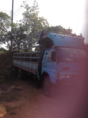 ขายรถ 6 ล้อกลาง