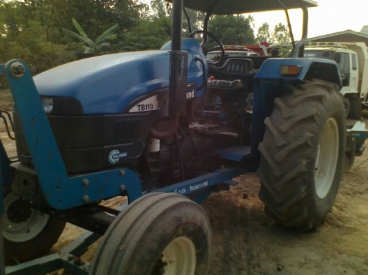 รถไถนาFORD TB110 เก่านอกซื้อมาไม่ใด้ใช้งาน สภาพ90\% รถไถนาFORD TB110 เก่านอกซื้อมาไม่ใด้ใช้งาน สภาพ90\%