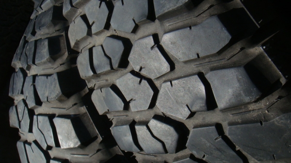 ขายยาง BF Goodrich Mud KM2 245 75 r16 ปี10 ขายยาง BF Goodrich Mud KM2 245 75 r16 ปี10