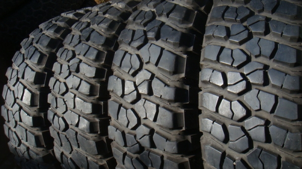 ขายยาง BF Goodrich Mud KM2 245 75 r16 ปี10 ขายยาง BF Goodrich Mud KM2 245 75 r16 ปี10