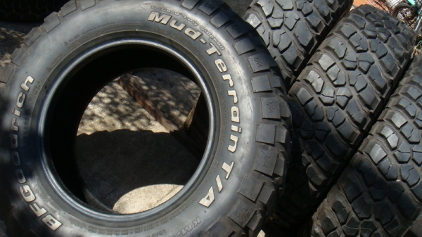 ขายยาง BF Goodrich Mud KM2 245 75 r16 ปี10 ขายยาง BF Goodrich Mud KM2 245 75 r16 ปี10