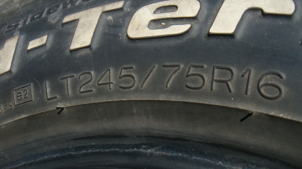 ขายยาง BF Goodrich Mud KM2 245 75 r16 ปี10 ขายยาง BF Goodrich Mud KM2 245 75 r16 ปี10