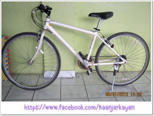จักรยาน ทัวร์ริ่ง  เฟรม อลูมิเนียม  วงล้อ 700c 21 Speeds ( 7 x3 )  size 17"