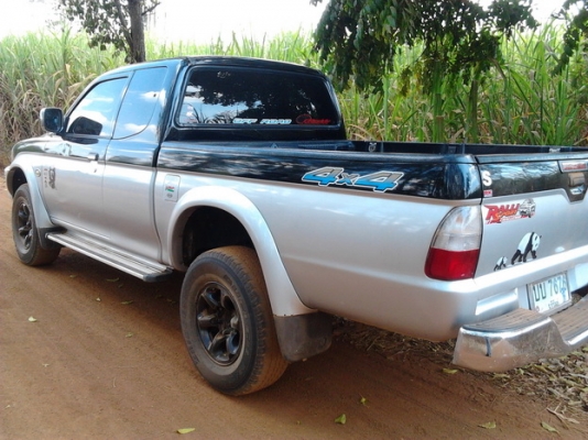 MITSUBISHI STRADA MEGA CAB 2.8 TURBO MT 4WD ปี 2000 รถบ้านเดิมๆพร้อมใช้งาน รถไม่เคยมีอุบัติเหตุหนัก รุ่นท็อปสุด เครื่องดีควันไม่ขาว ภายในเก๋งสะอาด CD พวงมาลัยเพาเวอร์ สีสันทูโทนเดิมๆ ระบบขับเคลื่อนสี่ล้อพร้อมใช้งานได้เลย ช่วงล่างหนึบยางสภาพดี เอกสารทะเบีย MITSUBISHI STRADA MEGA CAB 2.8 TURBO MT 4WD ปี 2000 รถบ้านเดิมๆพร้อมใช้งาน รถไม่เคยมีอุบัติเหตุหนัก รุ่นท็อปสุด เครื่องดีควันไม่ขาว ภายในเก๋งสะอาด CD พวงมาลัยเพาเวอร์ สีสันทูโทนเดิมๆ ระบบขับเคลื่อนสี่ล้อพร้อมใช้งานได้เลย ช่วงล่างหนึบยางสภาพดี เอกสารทะเบีย