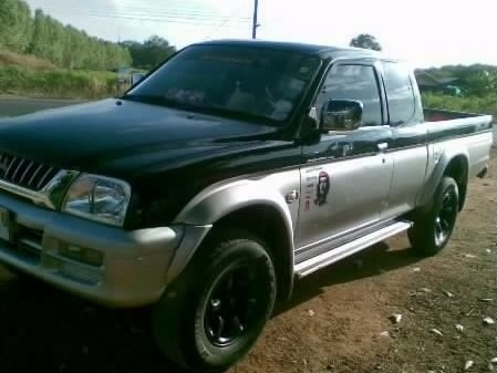 MITSUBISHI STRADA MEGA CAB 2.8 TURBO MT 4WD ปี 2000 รถบ้านเดิมๆพร้อมใช้งาน รถไม่เคยมีอุบัติเหตุหนัก รุ่นท็อปสุด เครื่องดีควันไม่ขาว ภายในเก๋งสะอาด CD พวงมาลัยเพาเวอร์ สีสันทูโทนเดิมๆ ระบบขับเคลื่อนสี่ล้อพร้อมใช้งานได้เลย ช่วงล่างหนึบยางสภาพดี เอกสารทะเบีย
