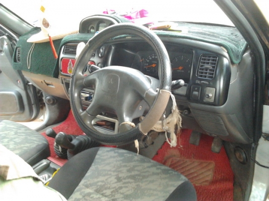 MITSUBISHI STRADA MEGA CAB 2.8 TURBO MT 4WD ปี 2000 รถบ้านเดิมๆพร้อมใช้งาน รถไม่เคยมีอุบัติเหตุหนัก รุ่นท็อปสุด เครื่องดีควันไม่ขาว ภายในเก๋งสะอาด CD พวงมาลัยเพาเวอร์ สีสันทูโทนเดิมๆ ระบบขับเคลื่อนสี่ล้อพร้อมใช้งานได้เลย ช่วงล่างหนึบยางสภาพดี เอกสารทะเบีย MITSUBISHI STRADA MEGA CAB 2.8 TURBO MT 4WD ปี 2000 รถบ้านเดิมๆพร้อมใช้งาน รถไม่เคยมีอุบัติเหตุหนัก รุ่นท็อปสุด เครื่องดีควันไม่ขาว ภายในเก๋งสะอาด CD พวงมาลัยเพาเวอร์ สีสันทูโทนเดิมๆ ระบบขับเคลื่อนสี่ล้อพร้อมใช้งานได้เลย ช่วงล่างหนึบยางสภาพดี เอกสารทะเบีย