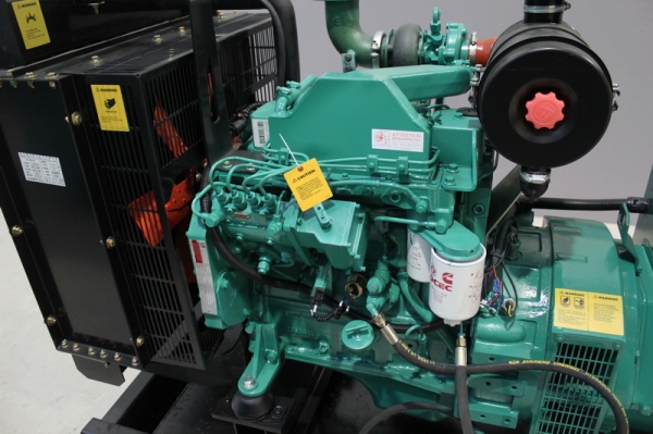 เครื่องกำเนิดไฟฟ้า ขนาด 55 kVA. (44kw.) Open-set