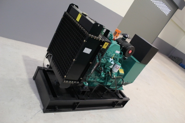 เครื่องกำเนิดไฟฟ้า ขนาด 55 kVA. (44kw.) Open-set