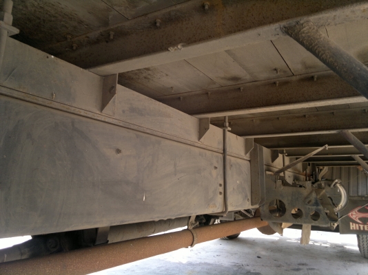 ขายรถ 6 ล้อ ตู้ แห้ง 3 ปาน HINO F17 เครื่อง EH700 สภาพ พร้อมใช้