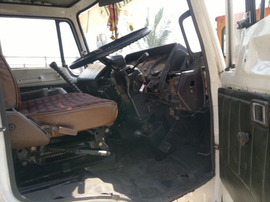 ขายรถ 6 ล้อ ตู้ แห้ง 3 ปาน HINO F17 เครื่อง EH700 สภาพ พร้อมใช้