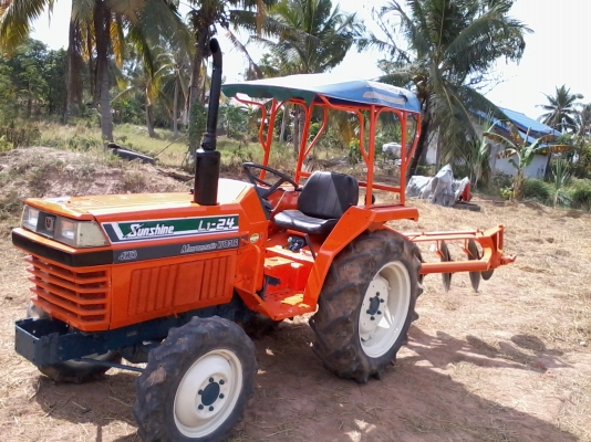 ขายแทรกเตอร์คูโบต้า L1- 24 แรง 2 เพลา ผาล5 พร้อมใช้งานครับ ขายแทรกเตอร์คูโบต้า L1- 24 แรง 2 เพลา ผาล5 พร้อมใช้งานครับ