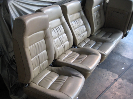 เบาะรถตู้ commuter ขากว้างแท้ สภาพสวยมาก 90เปอร์เซ็น ท้ง9ตัว