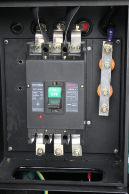 เครื่องกำเนิดไฟฟ้า ขนาด 220 kVA. (176kw.) Soundproof set