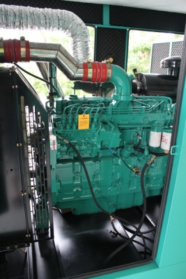 เครื่องกำเนิดไฟฟ้า ขนาด 220 kVA. (176kw.) Soundproof set