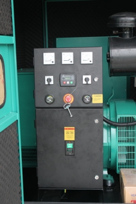 เครื่องกำเนิดไฟฟ้า ขนาด 220 kVA. (176kw.) Soundproof set
