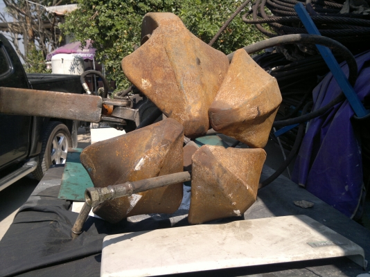 ขายรถแบคโฮ KOMATSU 10-HT-2-9398 ขายพร้อมมือขยุ้ม มีลาย พร้อมใช้