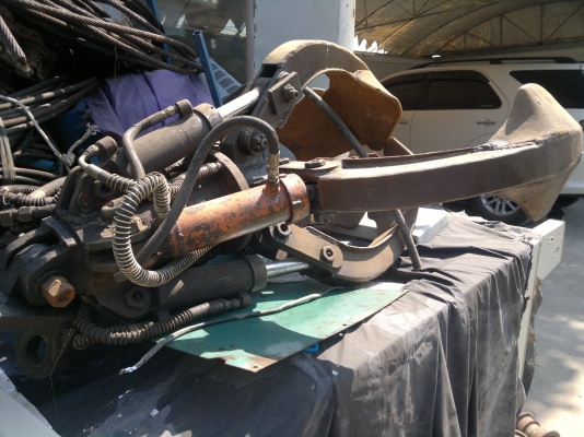 ขายรถแบคโฮ KOMATSU 10-HT-2-9398 ขายพร้อมมือขยุ้ม มีลาย พร้อมใช้