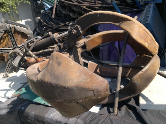 ขายรถแบคโฮ KOMATSU 10-HT-2-9398 ขายพร้อมมือขยุ้ม มีลาย พร้อมใช้