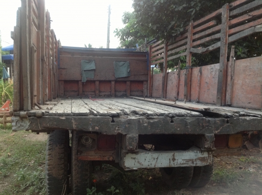 ขายด่วนถูกๆ ISUZU. 6ล้อหัวยาวพร้อมใช้เครื่องดี ครัชซีสวย. ขายไป จังหวัด. . ชลบุรี แล้วครับ