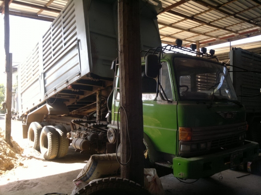 ขายรถ 10 ล้อ 2 เพลา กระบะเหล็กคอกเกษตรดั้ม มีชุดลากลูก HINO F18 เครื่อง P11C-320 แรง รถสวยมากๆ