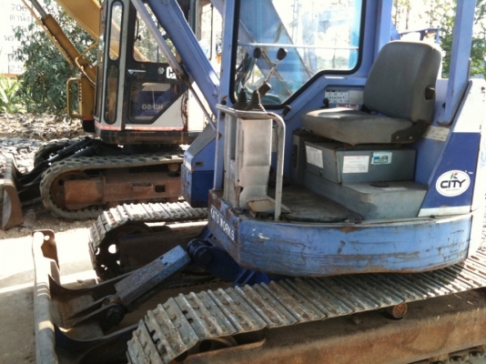 ขายรถแบคโฮ KATO WORKS รุ่้น HD 50 UR มือสอง สภาพดี พร้อมใช้งาน นำเข้าจากญี่ปุ่น