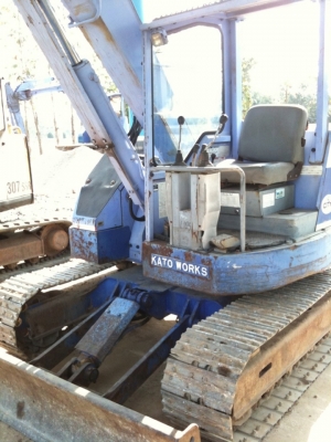 ขายรถแบคโฮ KATO WORKS รุ่้น HD 50 UR มือสอง สภาพดี พร้อมใช้งาน นำเข้าจากญี่ปุ่น