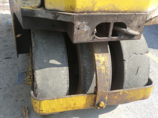 รถบด DYNAPAC รุ่นWV400 (4 ตัน) ขายตามสภาพ รถบด DYNAPAC รุ่นWV400 (4 ตัน) ขายตามสภาพ