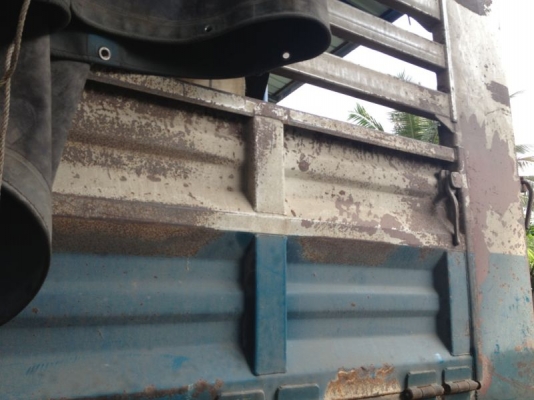 ขายซาก รถอิซูซุ 10 ล้อ หลังถนน  2 เพลา  FXZ 240 แรงม้า นางฟ้าแท้  ปี 39 ( ขายแม่ลูก )  สนใจติดต่อ 081 - 6079515