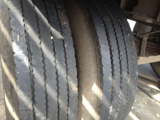 ขายซาก รถอิซูซุ 10 ล้อ หลังถนน  2 เพลา  FXZ 240 แรงม้า นางฟ้าแท้  ปี 39 ( ขายแม่ลูก )  สนใจติดต่อ 081 - 6079515