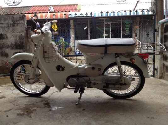 ----  Honda C100 แท้ สีขาวมุข ---