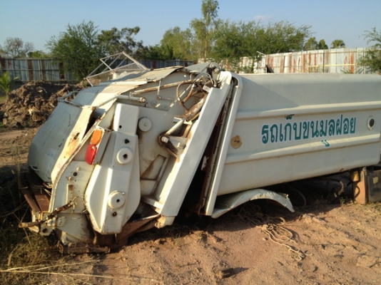 ขายครับตู้เก็บขยะเก่าจากญี่ปุ่นเพิ่งยกลงจากรถใช้งานได้ปกติสภาพดีขายถูกๆครับ