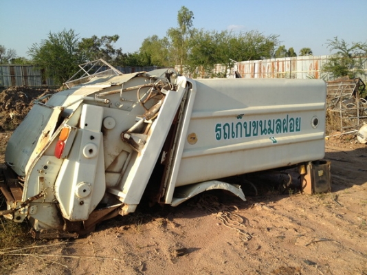 ขายครับตู้เก็บขยะเก่าจากญี่ปุ่นเพิ่งยกลงจากรถใช้งานได้ปกติสภาพดีขายถูกๆครับ