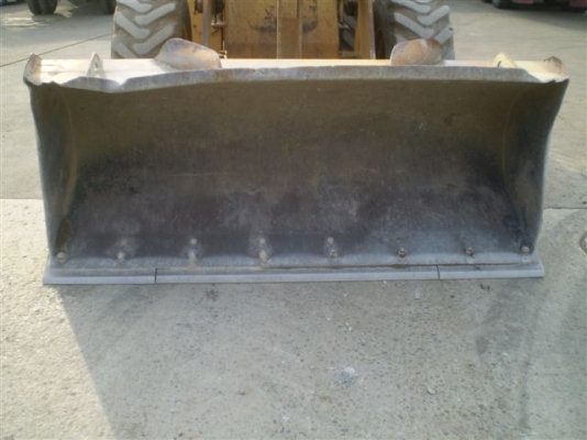 WA100-1-20705 รถตักKOMATSUตอนนี้รถจอดที่(CSนวนคร)ครับ