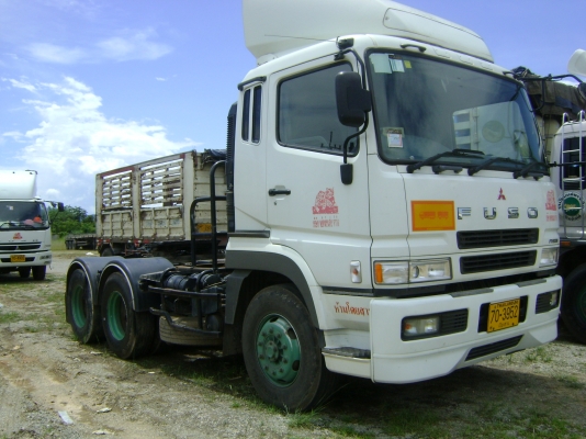 ขายรถบรรทุกหัวลากFUSO380แรงม้าปี50พร้อมหางพื้นเรียบสามมิตร3เพลายาว12.50.ม