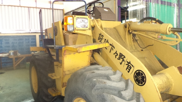 WA100-1-34523 รถตักKOMATSUตอนนี้รถจอดที่(CSนวนคร)ครับ